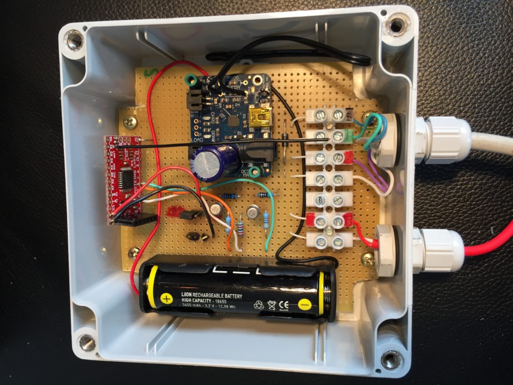 Gesamte Elektronik mit Prozessor/Sendemodul, LiIon Laderegler, LiIon Akku und LED Ansteuerung